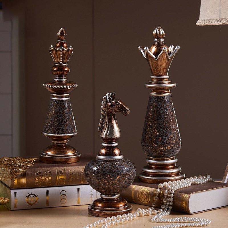 European Luxury Retro Resin International Chess Figurines statues