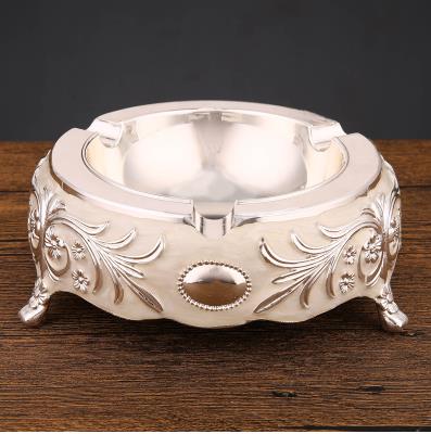 Metal ashtrays, home decor and office supplies, beautiful personality ornaments