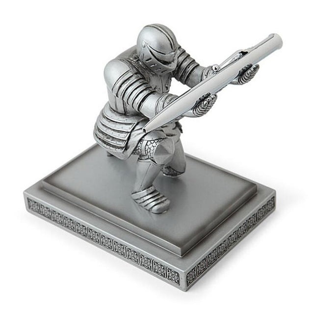 Desktop Executive Officer Knight Pen Seat Armor Hero Statue Pen Stand Holder Personality Office Decoration
