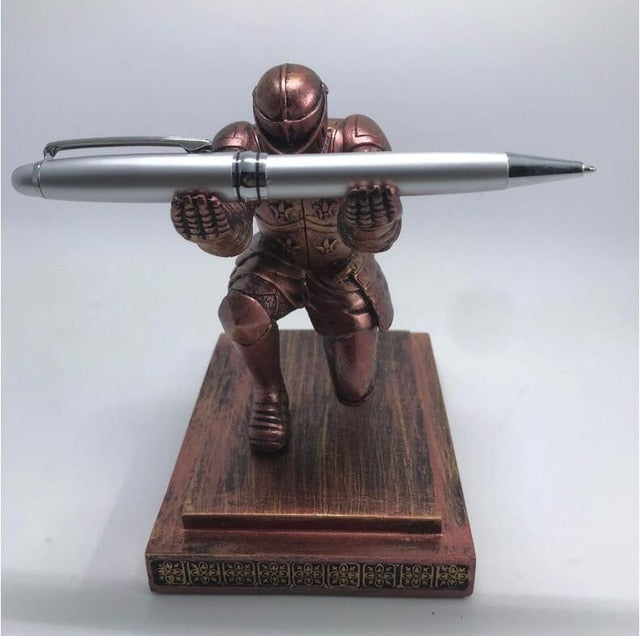 Desktop Executive Officer Knight Pen Seat Armor Hero Statue Pen Stand Holder Personality Office Decoration