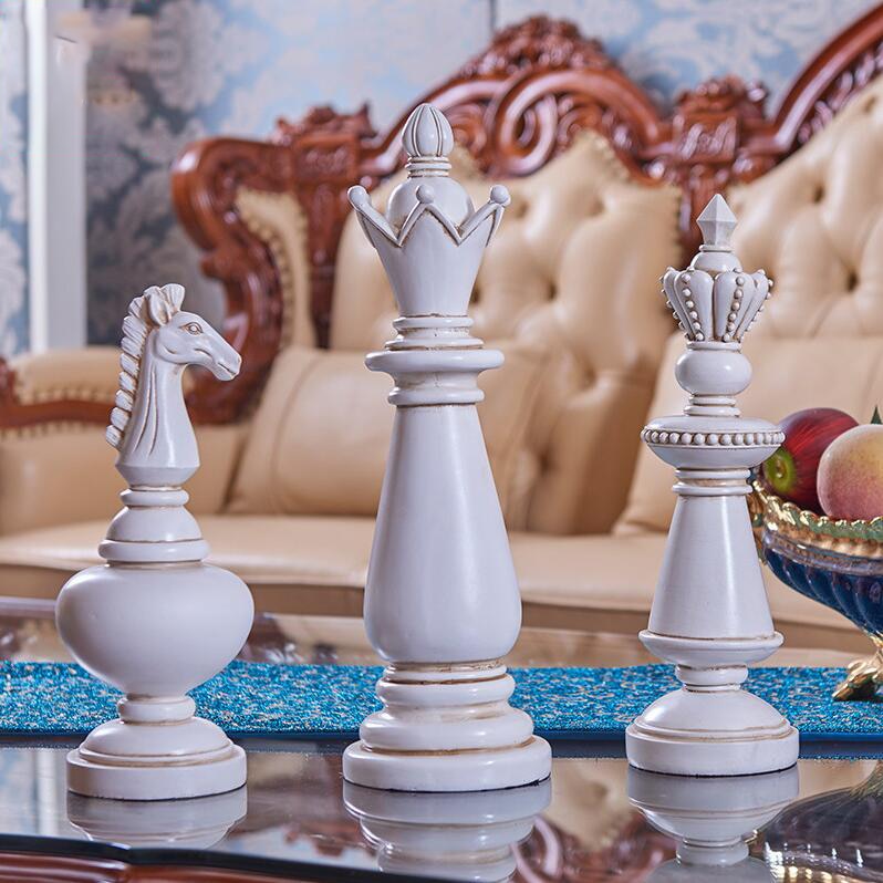 European Luxury Retro Resin International Chess Figurines statues
