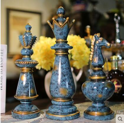 European Luxury Retro Resin International Chess Figurines statues