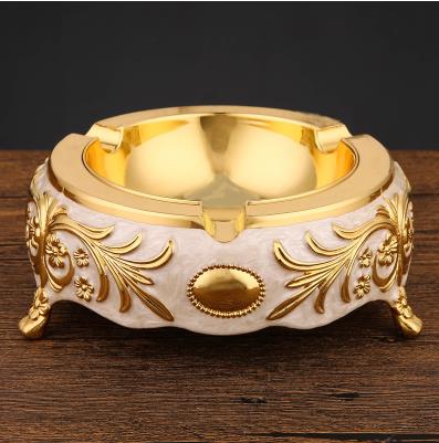 Metal ashtrays, home decor and office supplies, beautiful personality ornaments